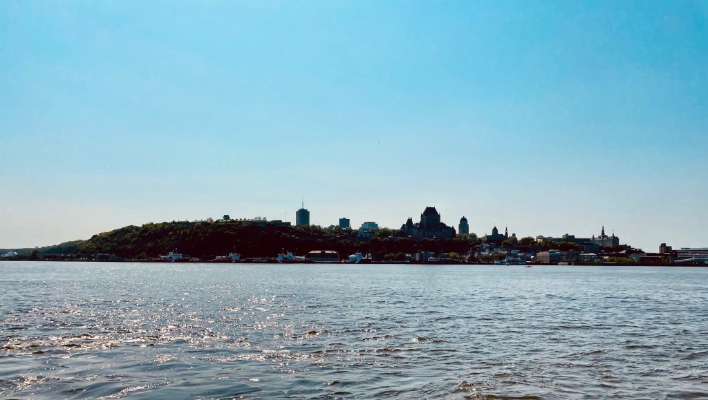 Depuis le traversier de Lévis, la vue sur Québec.